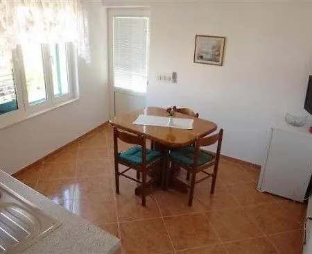 Dalibor Apartment Murter