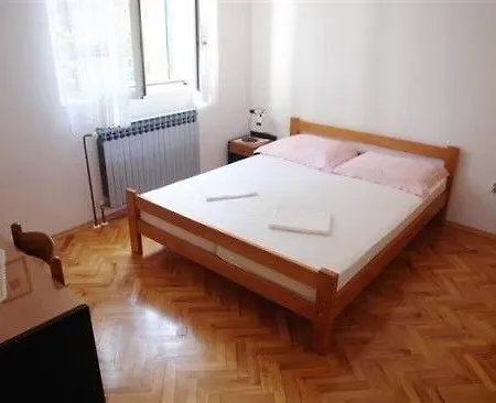 Dalibor Apartment Murter