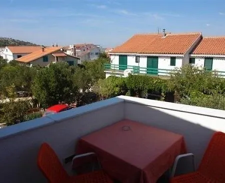 Dalibor Apartment Murter